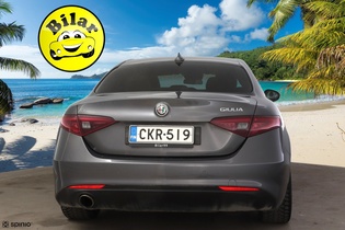 Alfa Romeo Giulia vaihtoauto