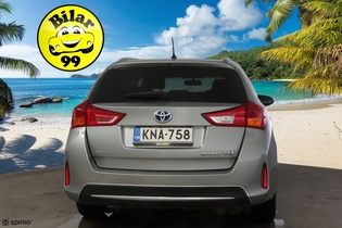 Toyota Auris vaihtoauto