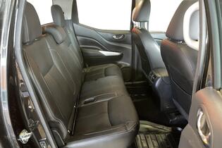 Nissan Navara vaihtoauto