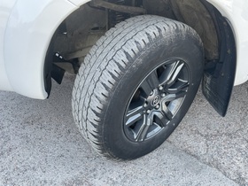 Toyota Hilux vaihtoauto