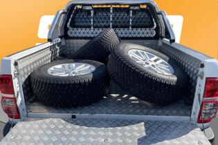 Toyota Hilux vaihtoauto