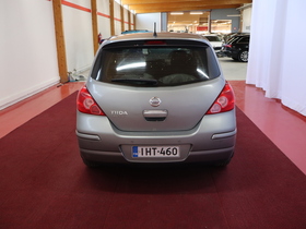 Nissan Tiida vaihtoauto