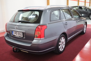 Toyota Avensis vaihtoauto