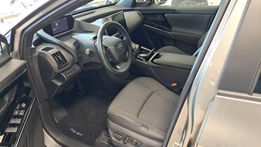 Toyota bZ4X vaihtoauto