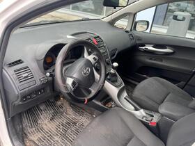 Toyota Auris vaihtoauto