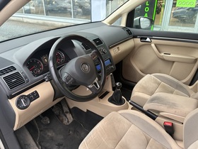 Volkswagen Touran vaihtoauto