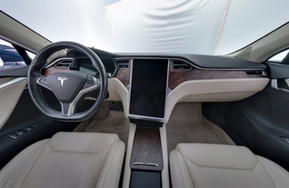 Tesla Model S vaihtoauto
