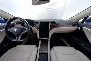 Tesla Model S vaihtoauto