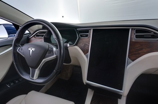 Tesla Model S vaihtoauto