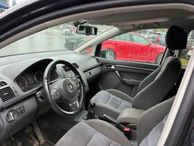 Volkswagen Touran vaihtoauto