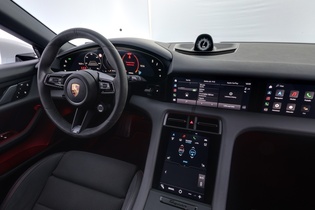 Porsche Taycan vaihtoauto