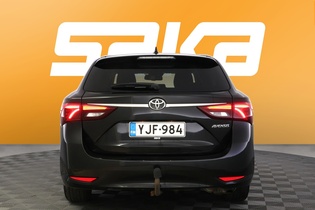 Toyota Avensis vaihtoauto