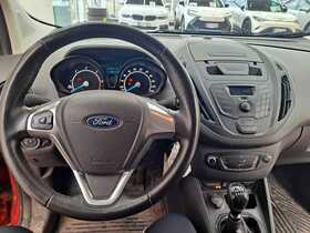 Ford Transit Courier vaihtoauto