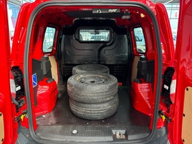 Ford Transit Courier vaihtoauto