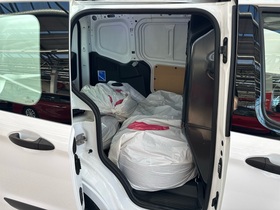 Ford Transit Courier vaihtoauto