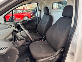 Ford Transit Courier vaihtoauto