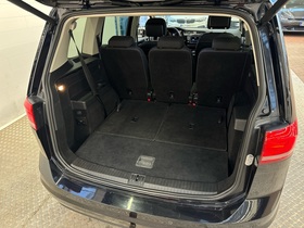 Volkswagen Touran vaihtoauto