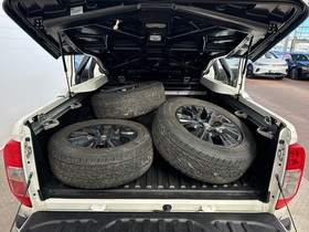 Nissan Navara vaihtoauto