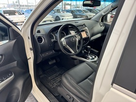 Nissan Navara vaihtoauto