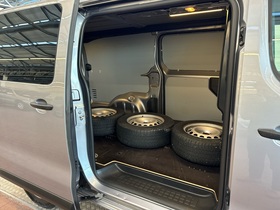 Opel Vivaro vaihtoauto