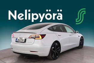 Tesla Model 3 vaihtoauto