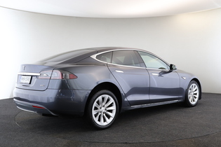 Tesla Model S vaihtoauto