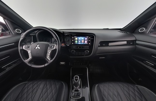 Mitsubishi Outlander PHEV vaihtoauto