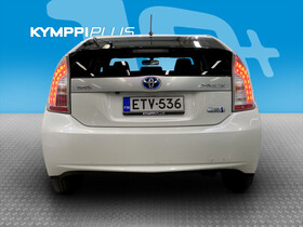 Toyota Prius PHEV vaihtoauto