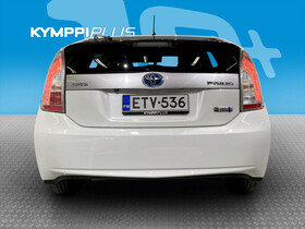 Toyota Prius PHEV vaihtoauto