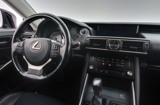 Lexus IS vaihtoauto