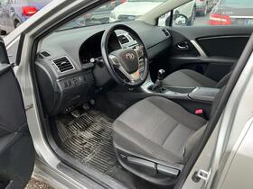 Toyota Avensis vaihtoauto