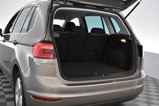 Volkswagen Golf Sportsvan vaihtoauto