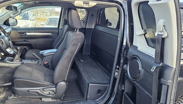 Toyota Hilux vaihtoauto