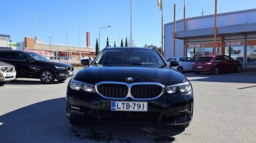 BMW 330 vaihtoauto
