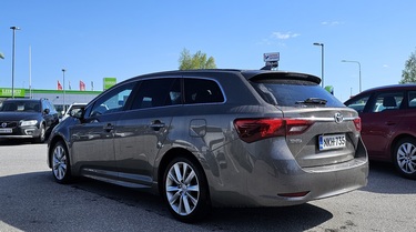 Toyota Avensis vaihtoauto