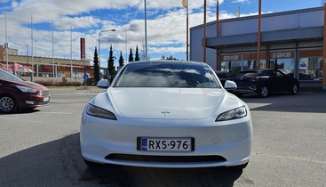 Tesla Model 3 vaihtoauto