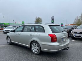 Toyota Avensis vaihtoauto