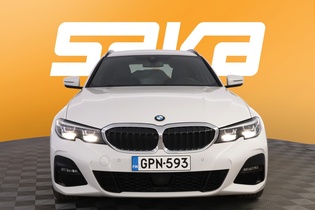 BMW 330 vaihtoauto