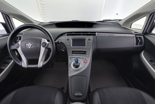 Toyota Prius PHEV vaihtoauto