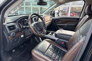 Nissan Titan vaihtoauto