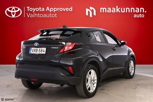 Toyota C-HR vaihtoauto