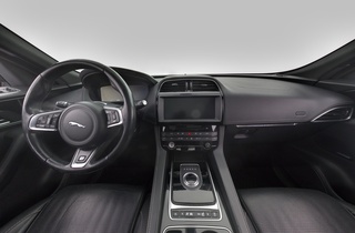 Jaguar F-PACE vaihtoauto