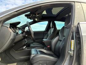 Tesla Model S vaihtoauto