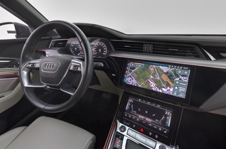 Audi Q8 e-tron vaihtoauto
