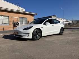 Tesla Model 3 vaihtoauto