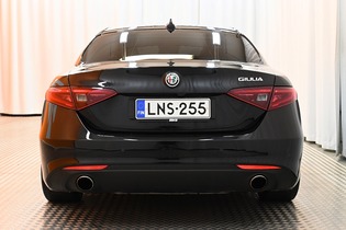 Alfa Romeo Giulia vaihtoauto