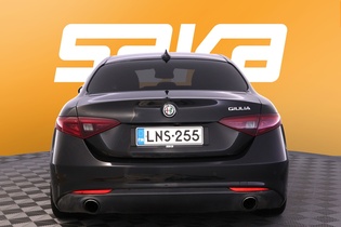 Alfa Romeo Giulia vaihtoauto