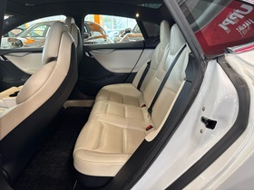 Tesla Model S vaihtoauto