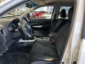 Nissan Navara vaihtoauto