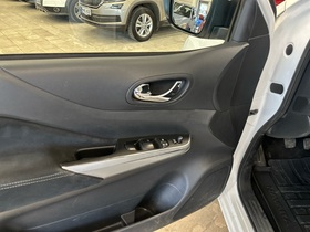 Nissan Navara vaihtoauto